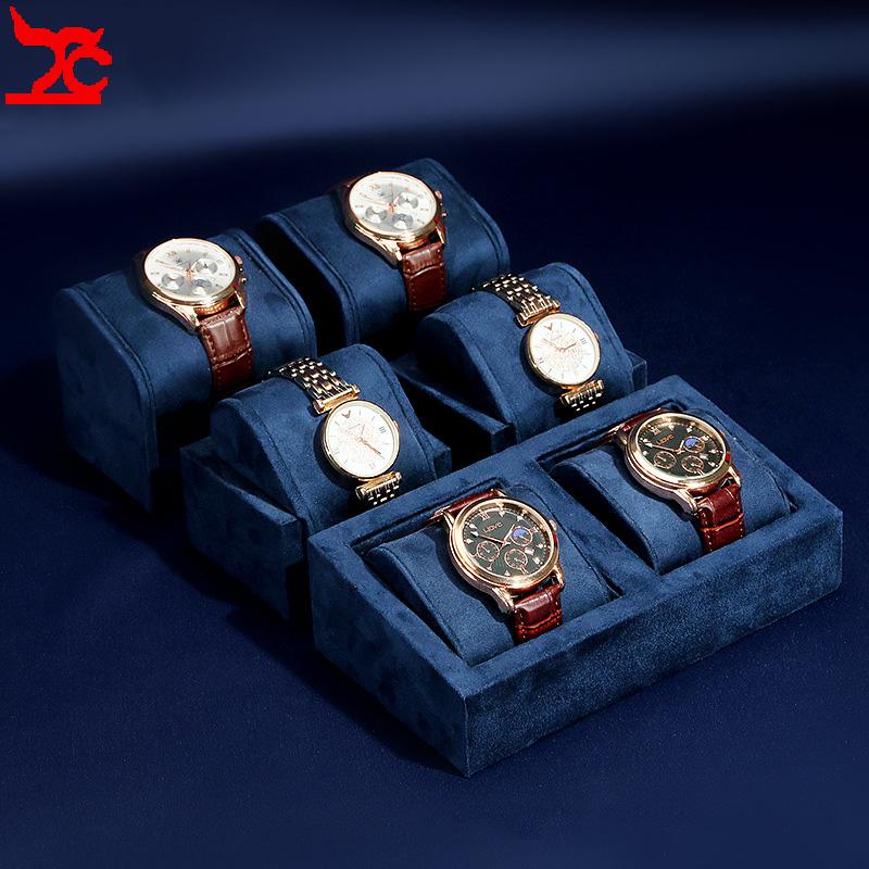 Blauwe stoffen horloge-display - Luxury Watch Store recensie en prijs